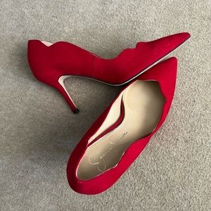 Jessica Simpson Jocela Maraschino Red Microsuede Scalloped Stiletto Heels 81/2 M